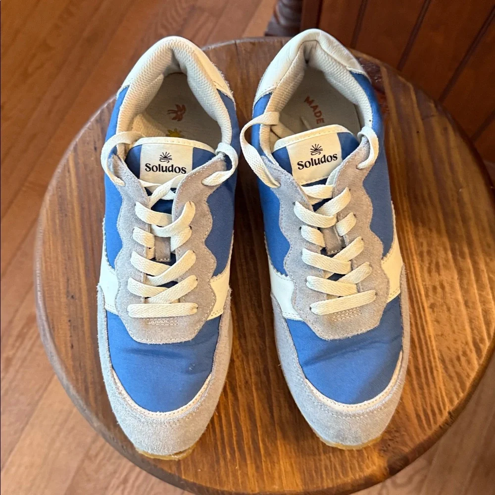 Soludos Retro 💙 🩵 🤍  sneakers size 9.5 euc!_2